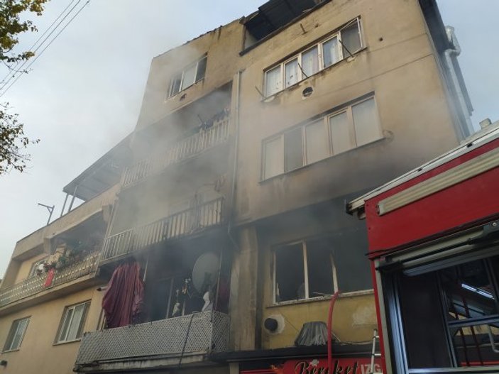 Bursa'da çıkan yangında 3'ü çocuk 10 kişi kurtartıldı