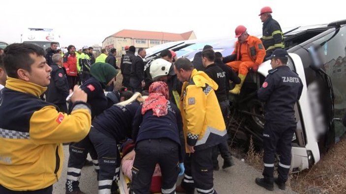 Kırıkkale'de otobüs şarmapole devrildi: 7 yaralı