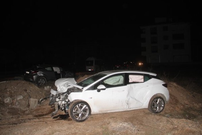 Elazığ'da iki aracın çarpışması sonucu 4 kişi yaralandı