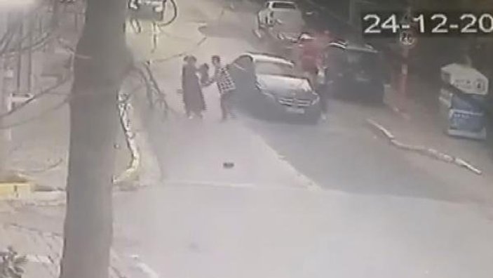 Avcılar'da yola fırlayan çocuğa otomobil çarptı