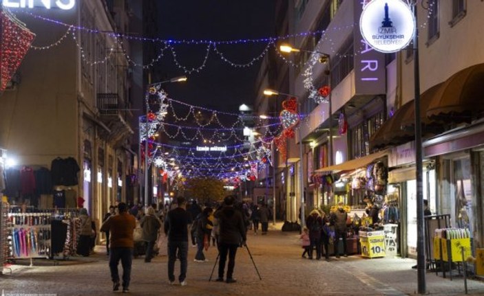 İzmir'de cadde ve sokaklar 2020'ye için hazırlandı