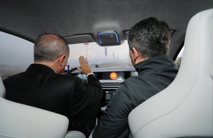Cumhurbaşkanı Erdoğan yerli otomobili kullandı
