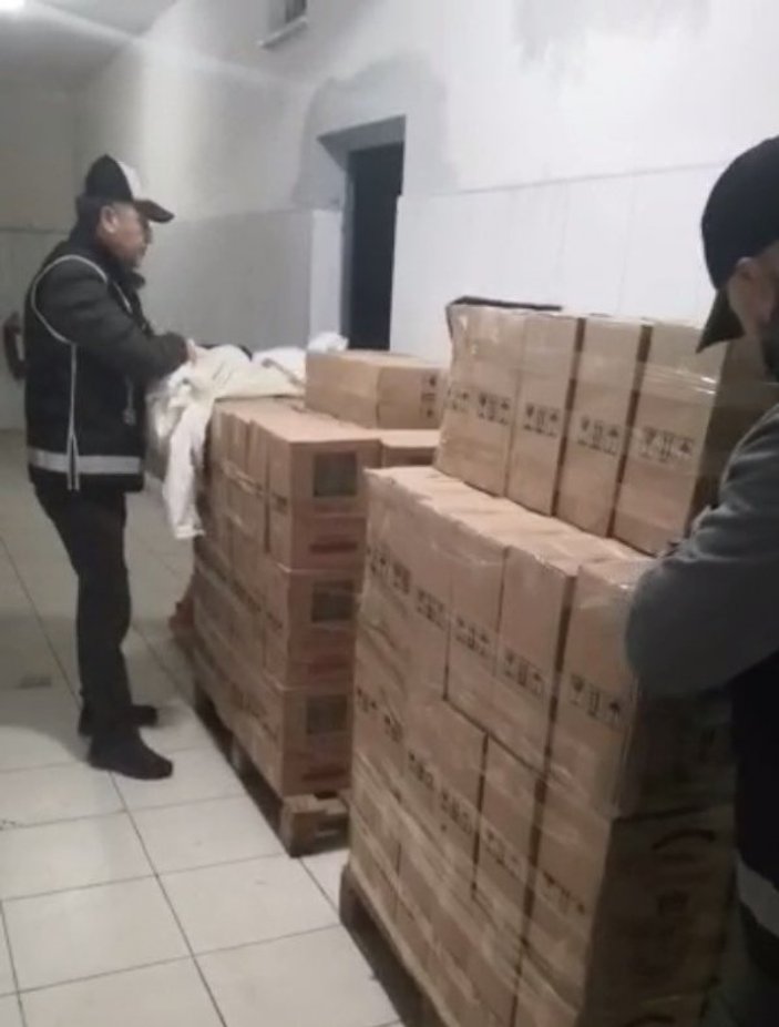 Antalya'da 726 şişe kaçak içki ele geçirildi