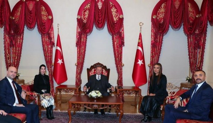 Erdoğan Demet Akalın ve Hande Yener'le görüştü