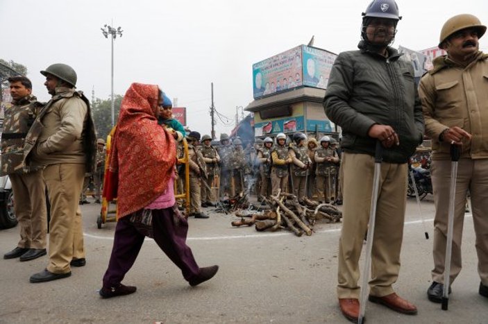 Hindistan'da yeni vatandaşlık yasasına karşı eylemler sürüyor