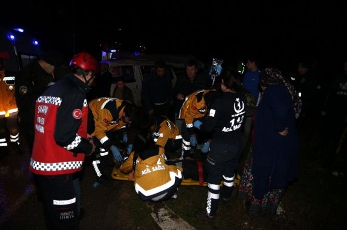 Sakarya'da minibüs kazası: 1 ölü 4 yaralı