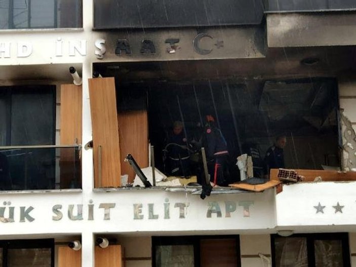 Denizli'de 3 katlı apartta patlama: 4 yaralı