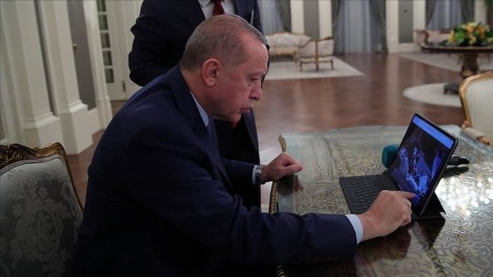 Erdoğan 'Yılın Fotoğrafları'nda oylarını kullandı