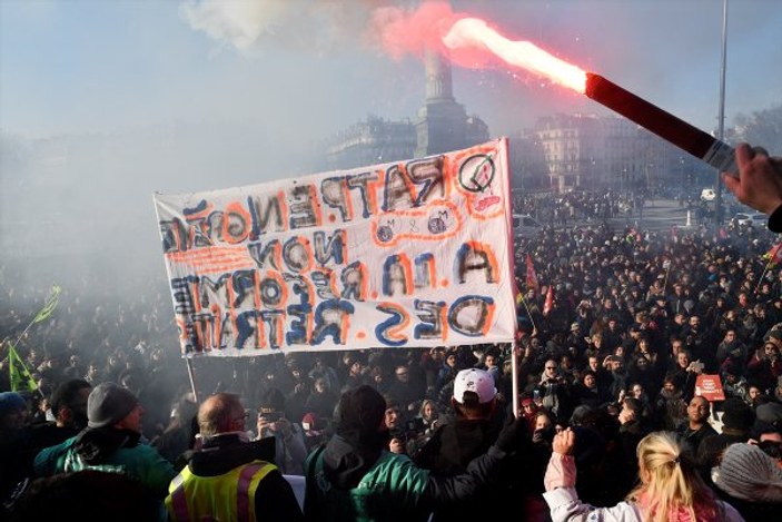 Fransa'da yeni yıl öncesi grevlere devam
