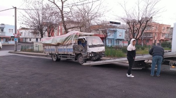 Bursa'da freni boşalan kamyonet 4 araca çarptı