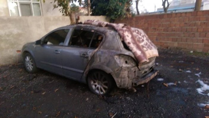 Ümraniye'de genç kadının otomobili kundaklandı