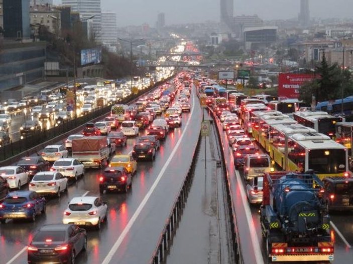 İstanbul'da yağış çarşambaya kadar sürecek