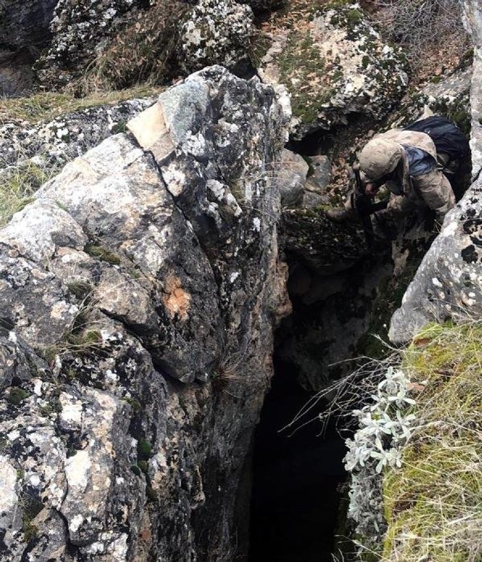 Bitlis’te PKK'nın toprağa gömülü malzemeleri bulundu