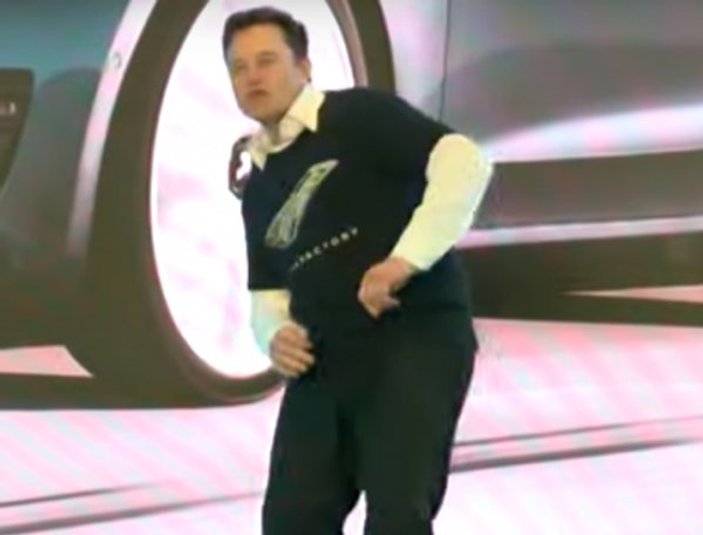 Elon Musk'ın ilginç dansı