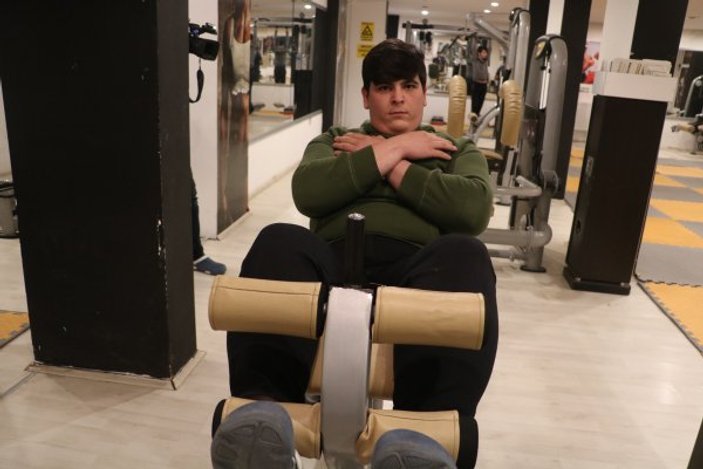 17 yaşındaki Harun, sporla 2 yılda 140 kiloya düştü