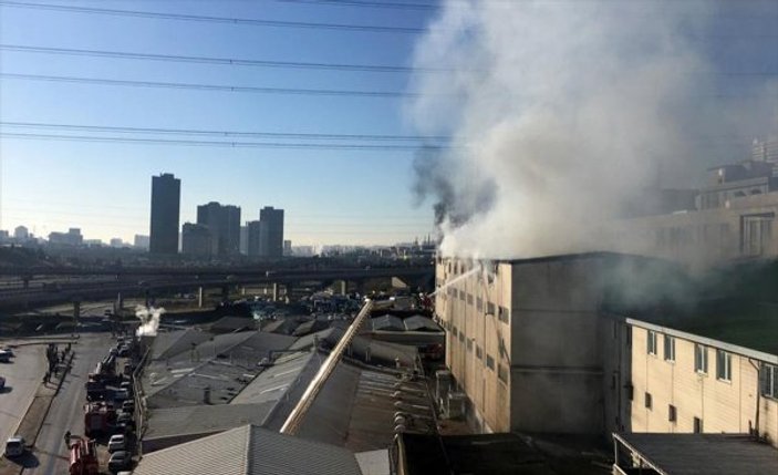 Başakşehir'de iş yerinde yangın: 1 ölü 2 yaralı