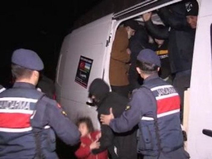 Osmangazi Köprüsü'nde 48 kaçak göçmen yakalandı
