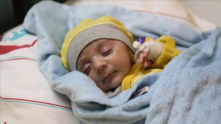 'Yaşamaz' denilen Ömer bebek yaşam savaşını kazandı