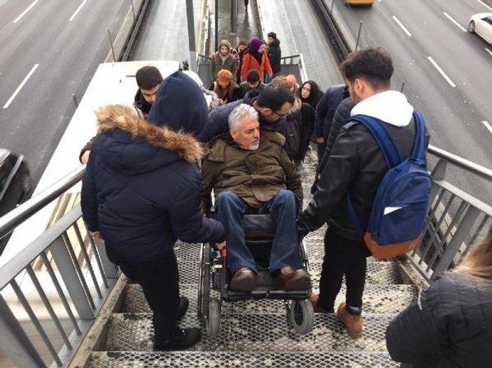 Beşyol Metrobüs durağı, engelliler için yenileniyor