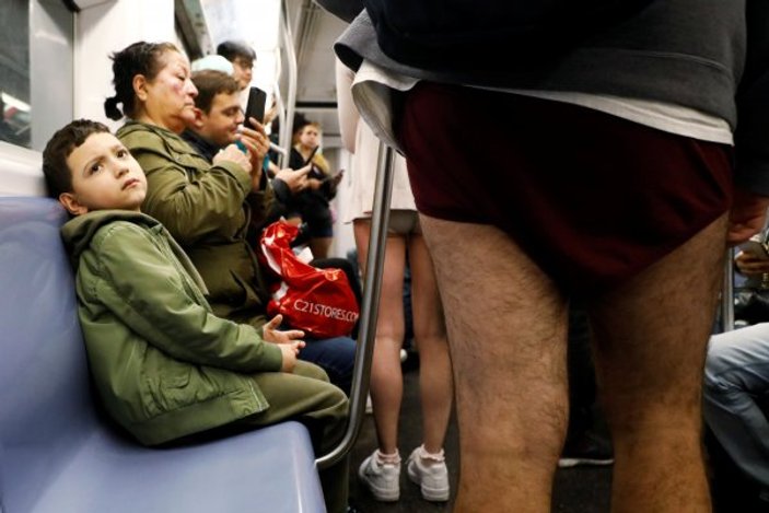 New York'ta 'Pantolonsuz Metro Yolculuğu' etkinliği