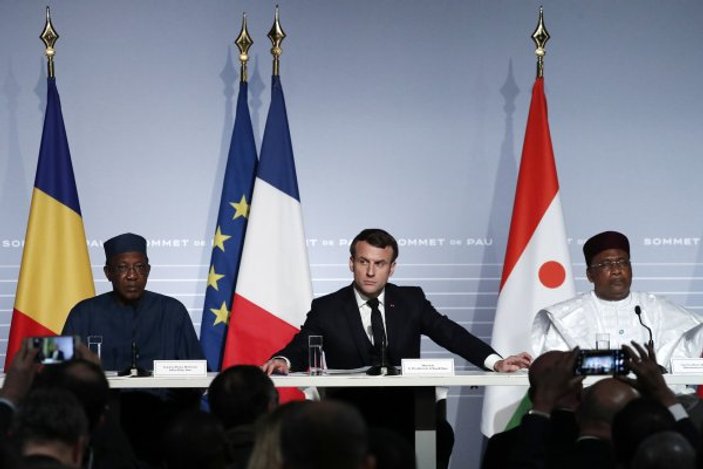 Fransa, batı Afrika'ya 220 asker daha gönderecek