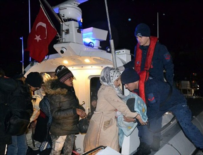İzmir'de 221 göçmen yakalandı