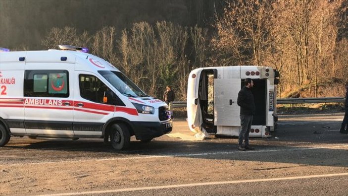 Zonguldak'ta işçi servisi devrildi: 7 yaralı