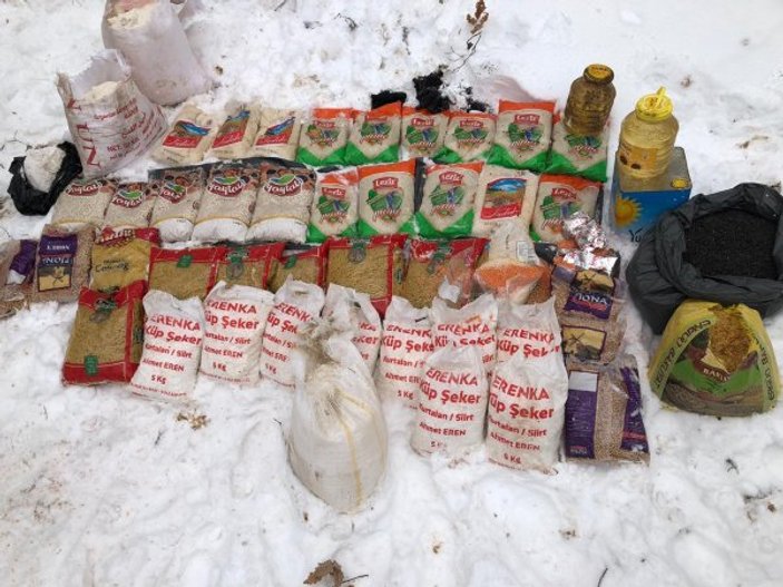 Bitlis'te PKK'lılara ait 1 ton gıda ele geçirildi