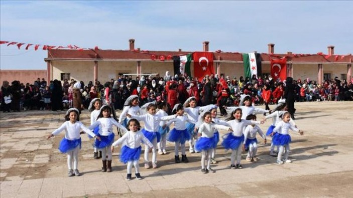 Suriye'nin kuzeyindeki okullarda karne heyecanı yaşandı