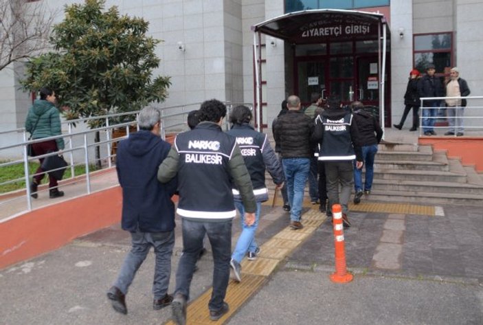 Balıkesir'de uyuşturucusu taciri 4 kişi tutuklandı