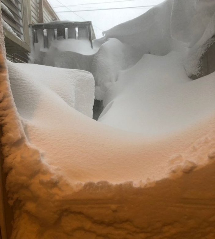 2 metre kar yağan Kanada'da acil durum ilan edildi