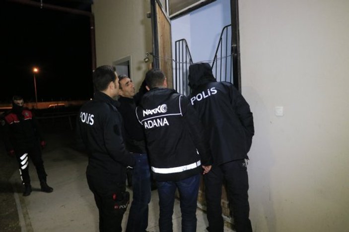 Adana Yeşiloba Hipodromu'nda narkotik uygulaması yapıldı
