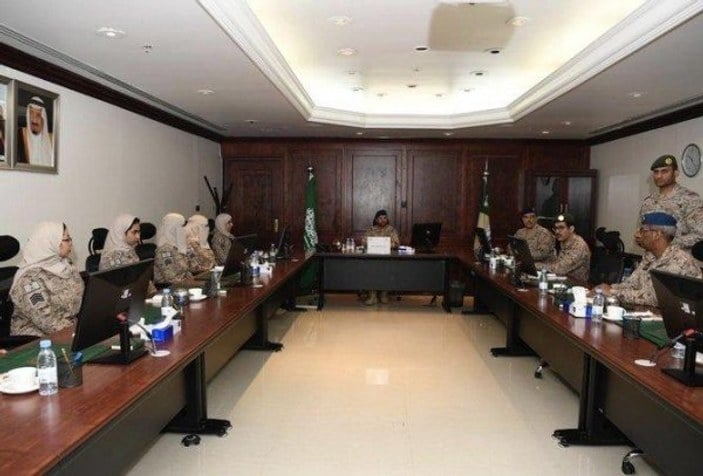 Suudi Arabistan ordusunun ilk kadın bölüğü açıldı
