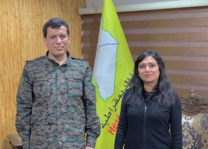Amberin Zaman YPG'li teröristlerin yanında
