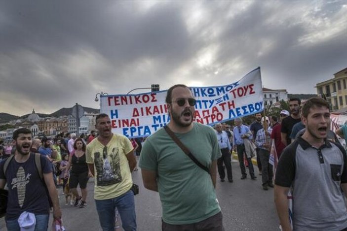 Yunan adalarında göçmen karşıtı protesto