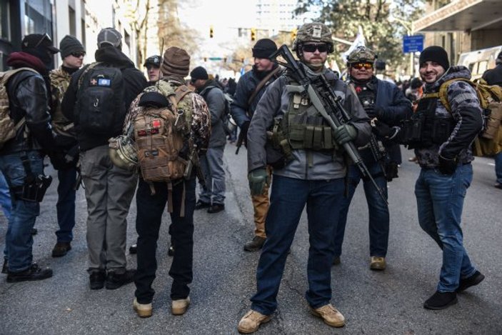 ABD'de yeni silah yasasına karşı halk sokaklarda yürüdü