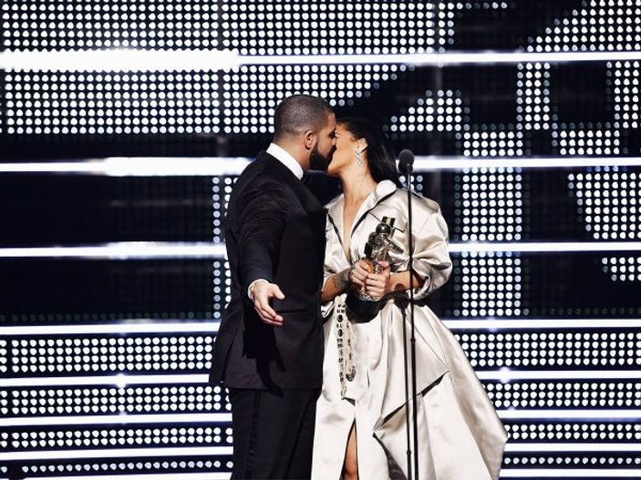 Rihanna ve Drake yeniden birlikte