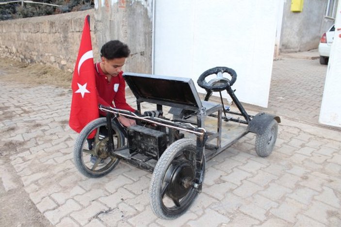 Sivas'ta kendi otomobilini üretti