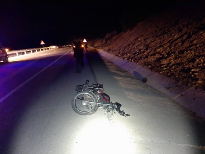Lastiği patlayan motosiklet sürücüsü hayatını kaybetti