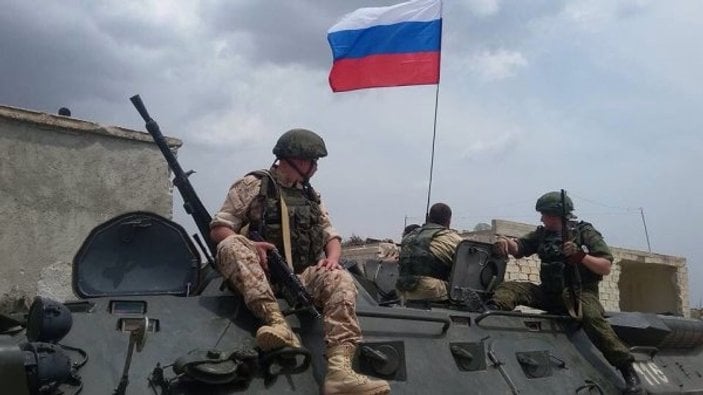 ABD ordusu Suriye'de Rus askerlerini yine engelledi