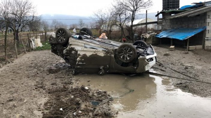 Zonguldak'ta araç şarampole uçtu: 1'i bebek 5 yaralı