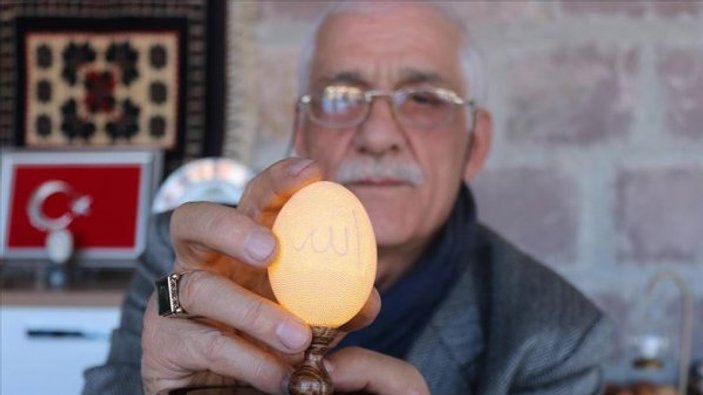 Yumurta kabuğuna 11 bin 827 delikle sanatını işledi