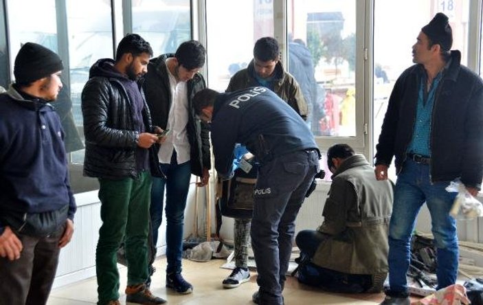 Adana'da 12 kaçak göçmen yakalandı