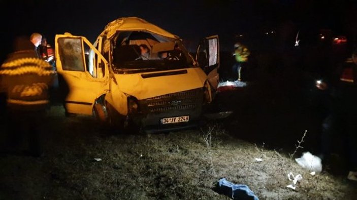 Kastamonu'da minibüs takla atarak tarlaya uçtu