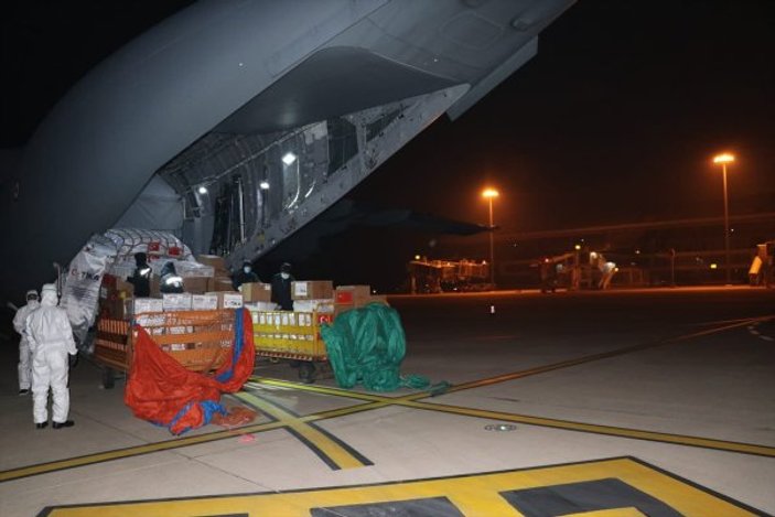 Türk vatandaşlarını alan uçak Çin'den yola çıktı