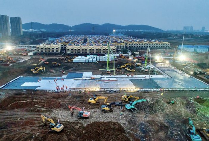 Çin'de 10 günde inşa edilen hastane açıldı
