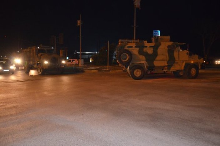 Suriye sınırına komanda ve askeri araç takviyesi