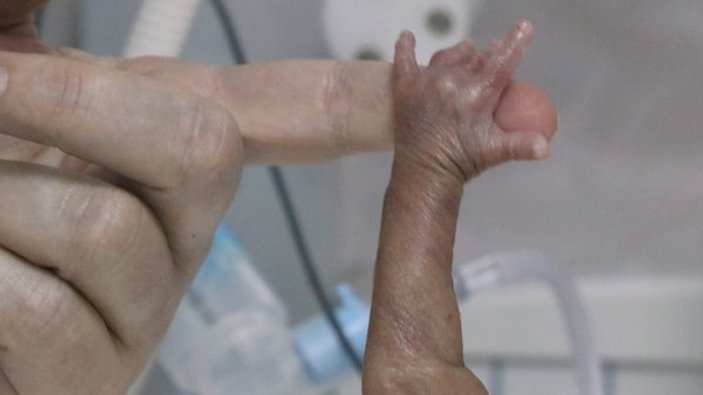 Bebeğini kaybettiği tıp merkezinde 'gönüllü anne' oldu