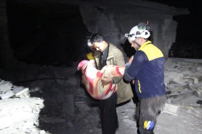 Suriye'de Rus uçakları İdlib'i bombaladı: 5 sivil öldü