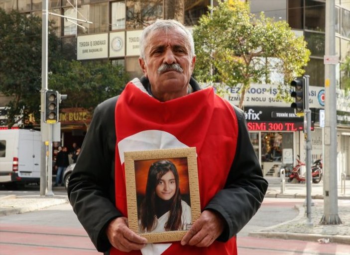 Dağa kaçırılan kızı için evlat nöbetini İzmir'de sürdürdü